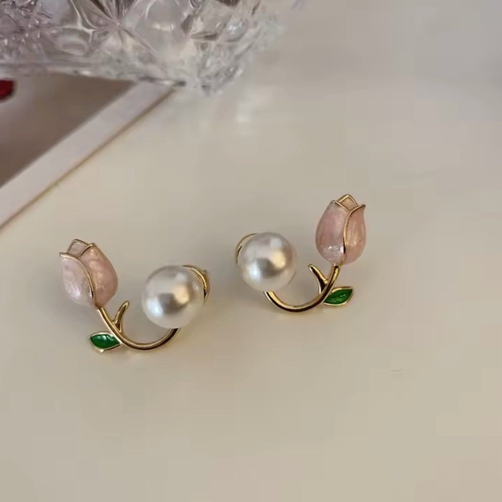 Sweet Fashion Enamel Pearl Tulip Pink Flower Earrings. - Picture 3 of 5